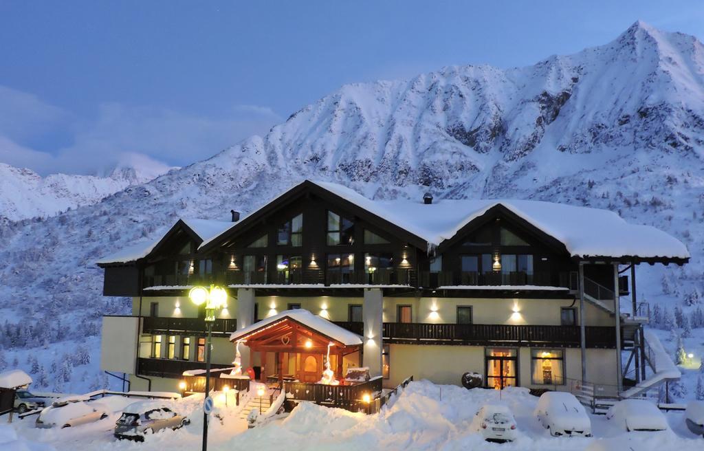 Hotel Adamello Passo del Tonale Exterior photo